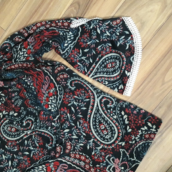 Win Win Tunic - Picture 10 of 10